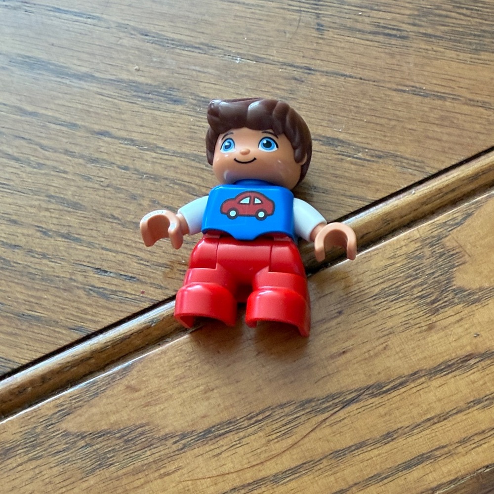 LEGO Duplo Ville Child Boy With Reddish-Brown Hair, Car‎ Shirt Figure